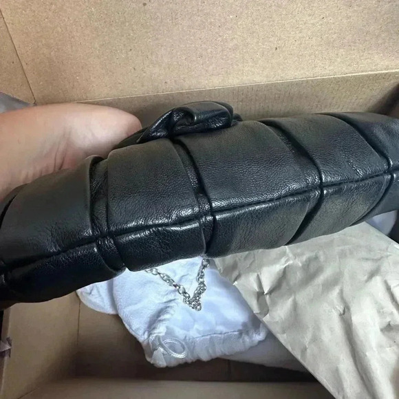 Brighton Black Rose Leather Bag with gold chain - box and dust bag - Picture 5 of 11